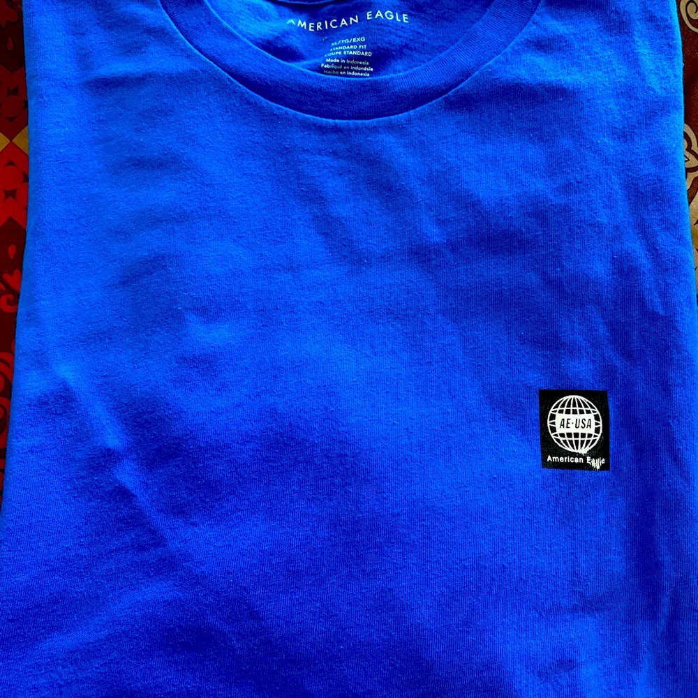 Mens American Eagle t-shirt xl.  Never worn